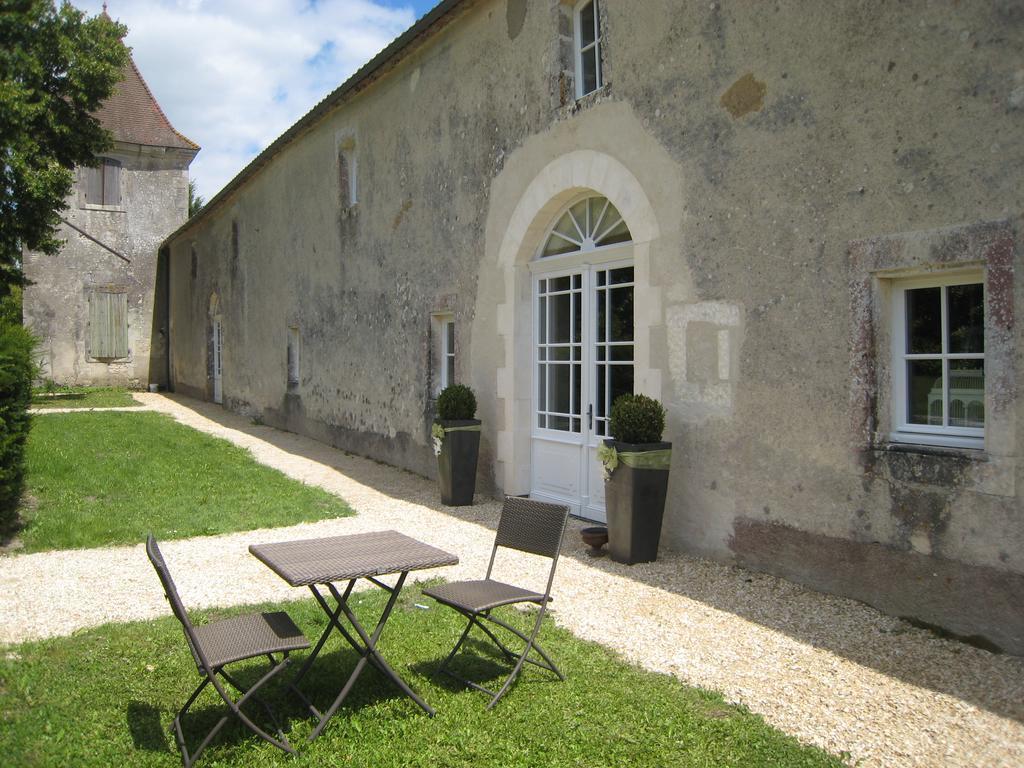 Bed and Breakfast Chateau De Puyrigaud Léoville Exteriér fotografie