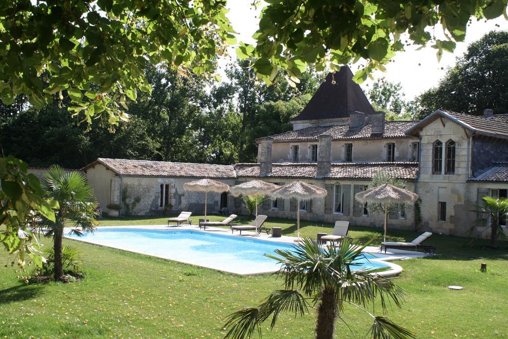 Bed and Breakfast Chateau De Puyrigaud Léoville Exteriér fotografie