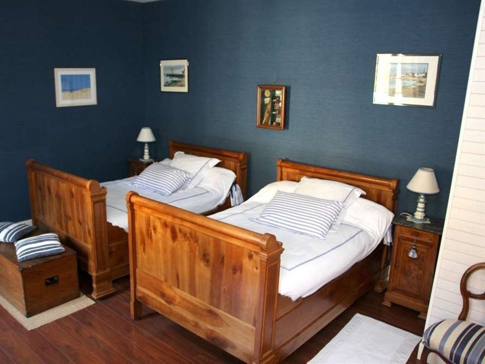 Bed and Breakfast Chateau De Puyrigaud Léoville Exteriér fotografie