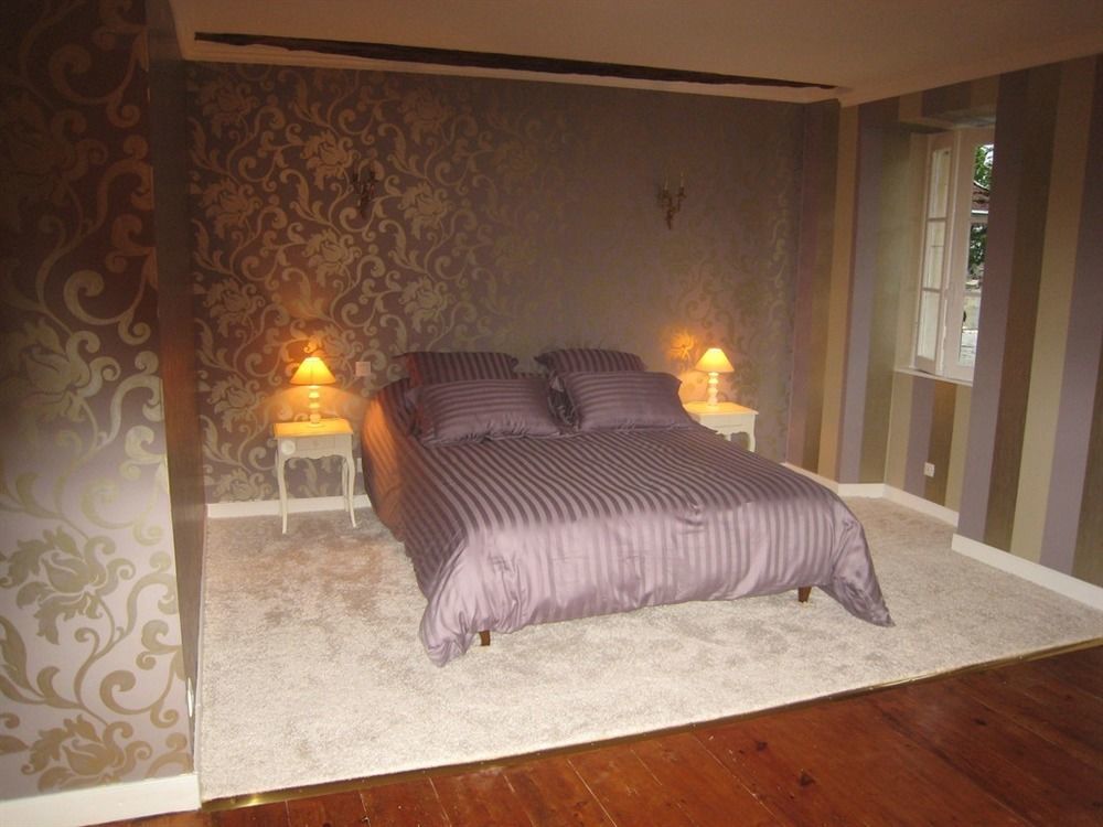 Bed and Breakfast Chateau De Puyrigaud Léoville Exteriér fotografie